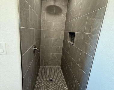 316 Woodstock Lane - Photo Thumbnail 14