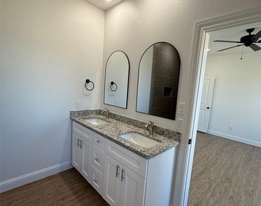 316 Woodstock Lane - Photo Thumbnail 12