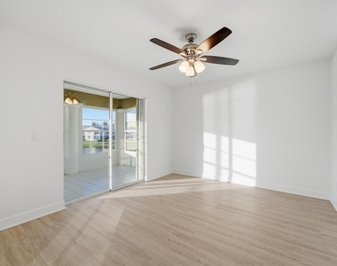 428 Grove Isle Circle - Photo Thumbnail 8
