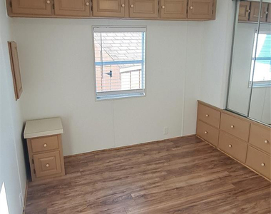 5362 Se 65th Avenue - Photo Thumbnail 10