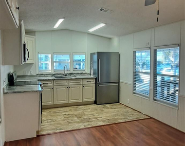 5362 Se 65th Avenue - Photo Thumbnail 6