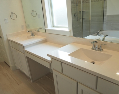 5009 Shadetree Street - Photo Thumbnail 14