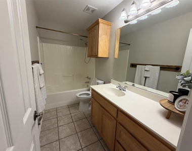 502 Oakridge Drive - Photo Thumbnail 17