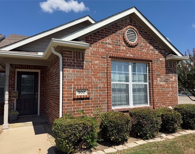 502 Oakridge Drive - Photo Thumbnail 1