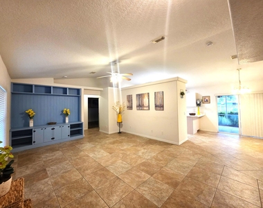 6707 Coquina Avenue - Photo Thumbnail 5