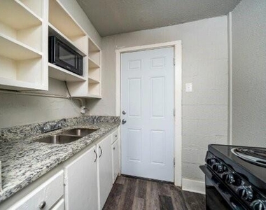 526 E North 7th Street - Photo Thumbnail 1