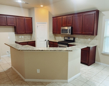 7421 Innisbrook Lane - Photo Thumbnail 3