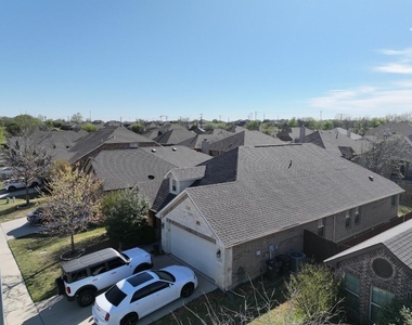 7421 Innisbrook Lane - Photo Thumbnail 9