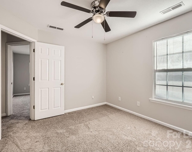 8631 Challenger Drive - Photo Thumbnail 15