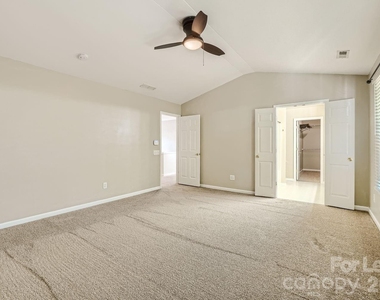8631 Challenger Drive - Photo Thumbnail 10