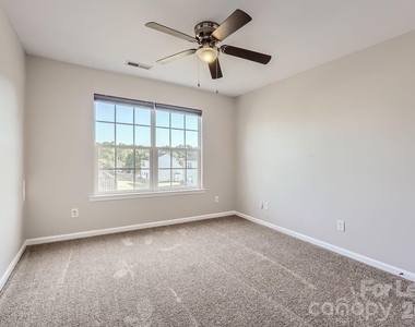 8631 Challenger Drive - Photo Thumbnail 14