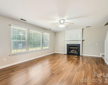 8631 Challenger Drive - Photo Thumbnail 6