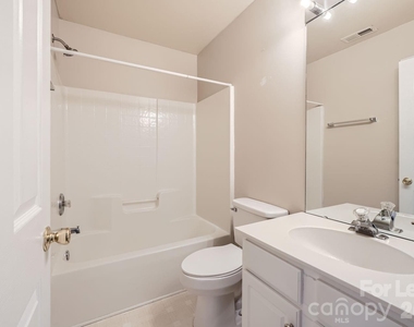 8631 Challenger Drive - Photo Thumbnail 16