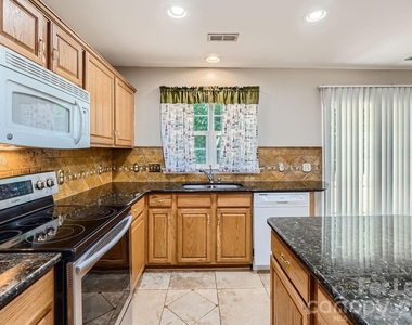 8631 Challenger Drive - Photo Thumbnail 4