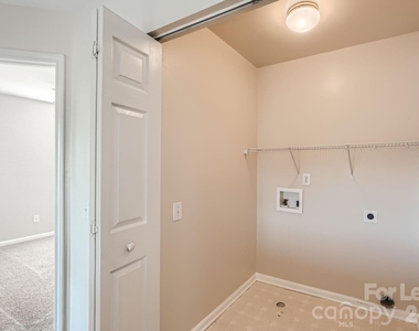 8631 Challenger Drive - Photo Thumbnail 17