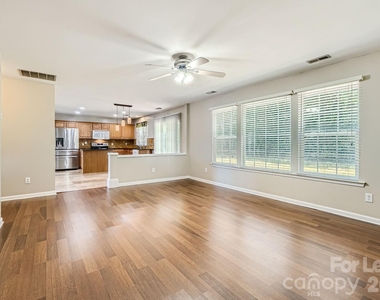 8631 Challenger Drive - Photo Thumbnail 7