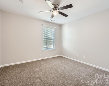 8631 Challenger Drive - Photo Thumbnail 13