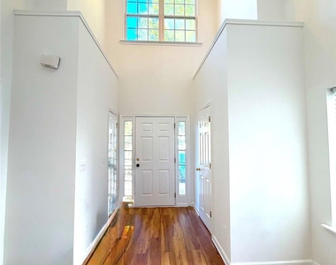 4058 Glenlea Commons Drive - Photo Thumbnail 3
