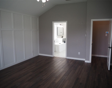 14012 Badger Creek Drive - Photo Thumbnail 18