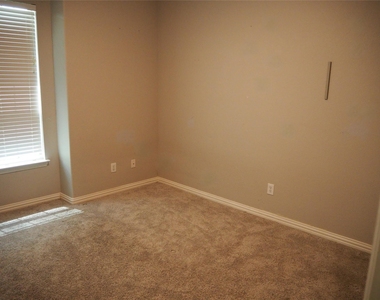 14012 Badger Creek Drive - Photo Thumbnail 28
