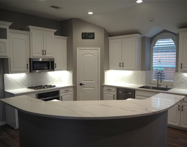 14012 Badger Creek Drive - Photo Thumbnail 8