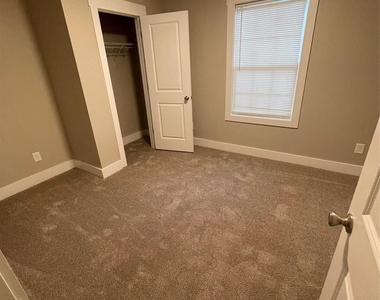 317 Salisbury Road - Photo Thumbnail 6