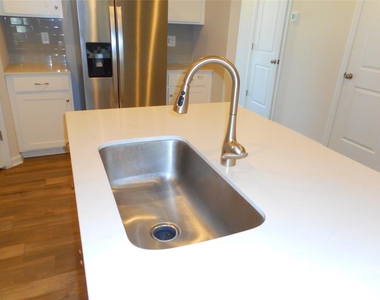 12715 Wandering Brook Drive - Photo Thumbnail 5