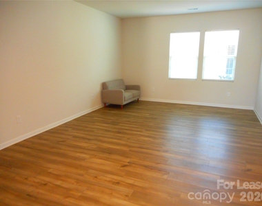 12715 Wandering Brook Drive - Photo Thumbnail 7