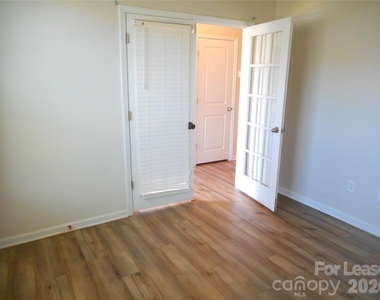 12715 Wandering Brook Drive - Photo Thumbnail 20