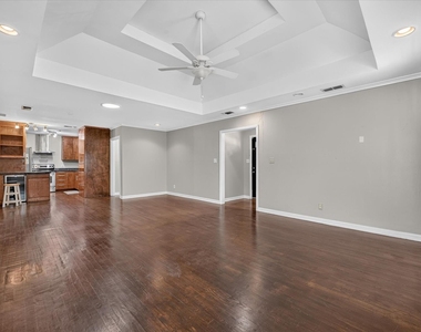 4216 Donnelly Avenue - Photo Thumbnail 8