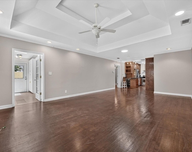 4216 Donnelly Avenue - Photo Thumbnail 9