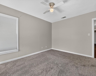 4216 Donnelly Avenue - Photo Thumbnail 30