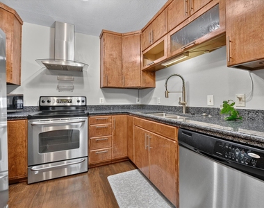 4216 Donnelly Avenue - Photo Thumbnail 12