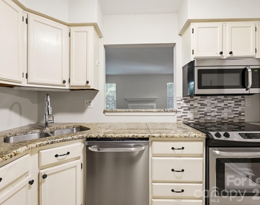 6000 Gray Gate Lane - Photo Thumbnail 11