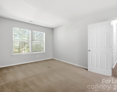 6000 Gray Gate Lane - Photo Thumbnail 17