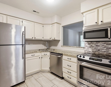 6000 Gray Gate Lane - Photo Thumbnail 10
