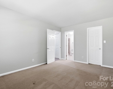 6000 Gray Gate Lane - Photo Thumbnail 18
