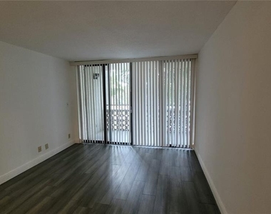 4222 Inverrary Boulevard - Photo Thumbnail 3