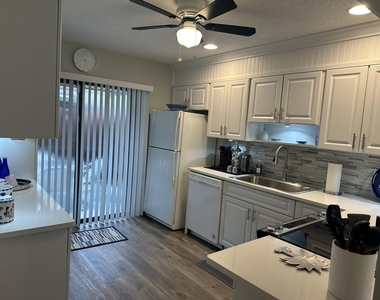 8075 Se Villa Circle - Photo Thumbnail 16
