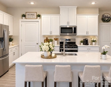 11213 Cardinal Creek Avenue - Photo Thumbnail 4