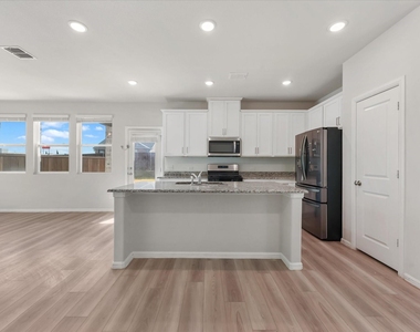1012 Portina Drive - Photo Thumbnail 13