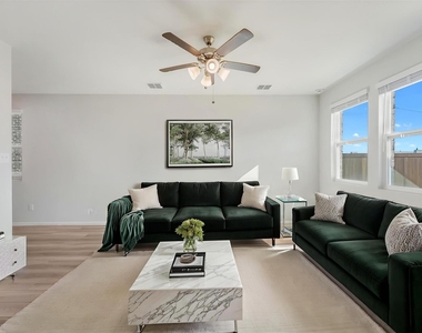 1012 Portina Drive - Photo Thumbnail 7
