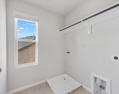 1012 Portina Drive - Photo Thumbnail 25
