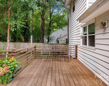 8211 Park Vista Circle - Photo Thumbnail 22