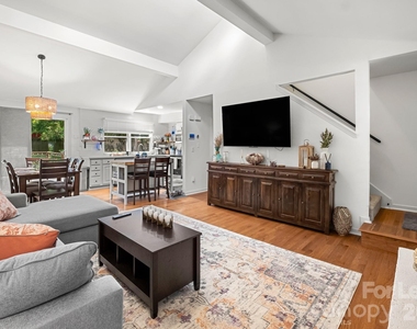 8211 Park Vista Circle - Photo Thumbnail 11