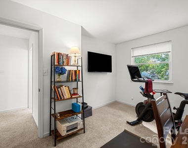 8211 Park Vista Circle - Photo Thumbnail 15