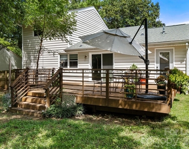 8211 Park Vista Circle - Photo Thumbnail 20