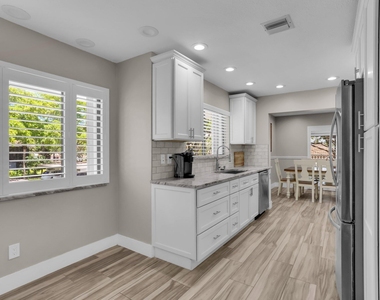 60 Pelican Pointe Drive - Photo Thumbnail 18