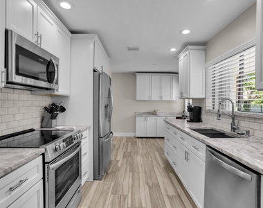 60 Pelican Pointe Drive - Photo Thumbnail 16