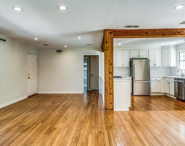 541 Parkhurst Drive - Photo Thumbnail 3